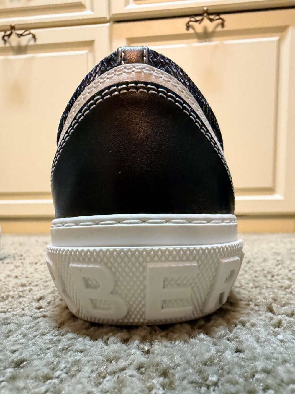 Burberry Low Top Sneaker - Rubber Sole - Size 44 - Picture 7 of 15